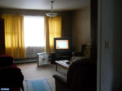 257 Brown St, Tamaqua, PA 18252 - photo 3