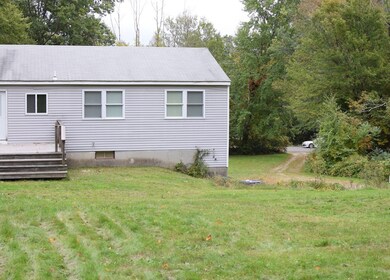 328 W Sutton Rd, Sutton, MA 01590 - photo 5