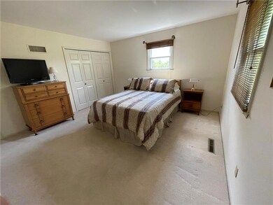 1769 Peachtree Cir, Whitehall, PA 18052 - photo 3