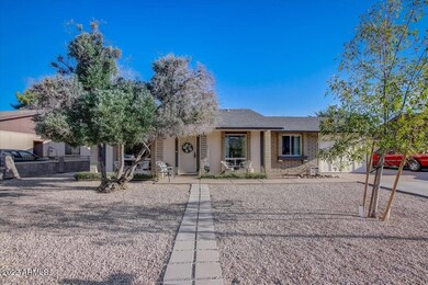 05-E Commonwealth Cir-005