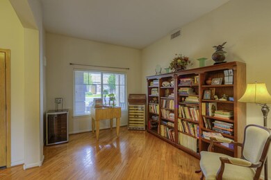 005_Living Room
