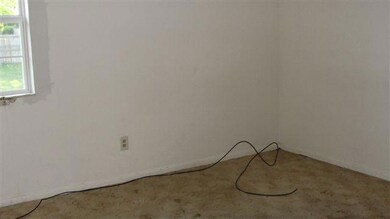 1825 S Village Ln, Bolivar, MO 65613 - photo 6