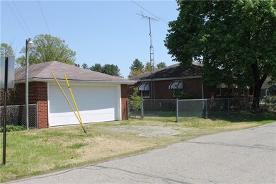 3006 13th St, Columbus, IN 47201 - photo 7