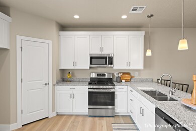 5-web-or-mls-806 W 430 N-8