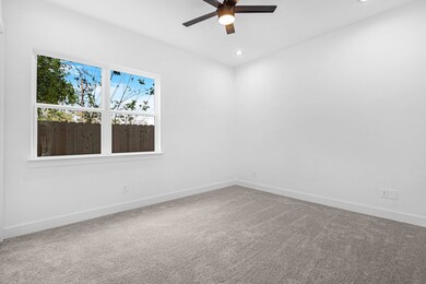 770 Lucky St unit B, Houston, TX 77088 - photo 4