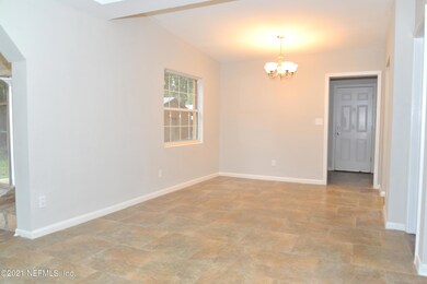 8305 Parr Ct N, Jacksonville, FL 32216 - photo 4