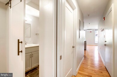 211 W Read St, Baltimore, MD 21201 - photo 5