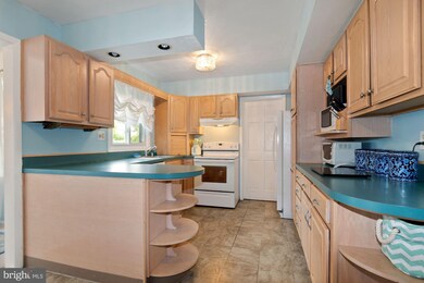 12602 Milburn Ln, Bowie, MD 20715 - photo 7