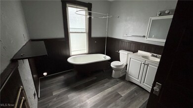 814 Lovett Place unit 2, Lorain, OH 44052 - photo 6