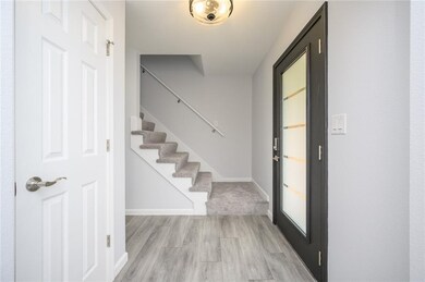 4022 SW 31st St, Des Moines, IA 50321 - photo 2