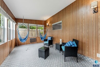 2604 W 39th St, Sioux Falls, SD 57105 - photo 7