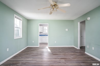 1310 39th St, Moline, IL 61265 - photo 4