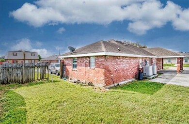 9113 Gladiators St, Chalmette, LA 70043 - photo 3