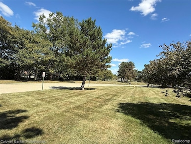 15444 Roxbury Cir, Macomb, MI 48044 - photo 4