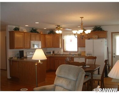 3020 W Ridge Dr, Eau Claire, WI 54703 - photo 3