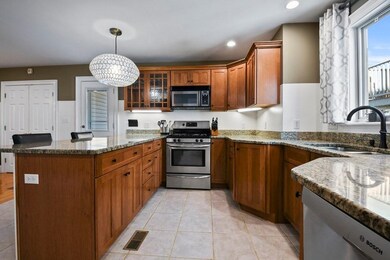 9 Iona St unit A, Roslindale, MA 02131 - photo 4