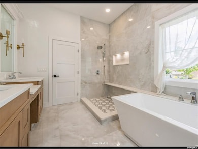 37 Old Farm Rd, Levittown, NY 11756 - photo 5