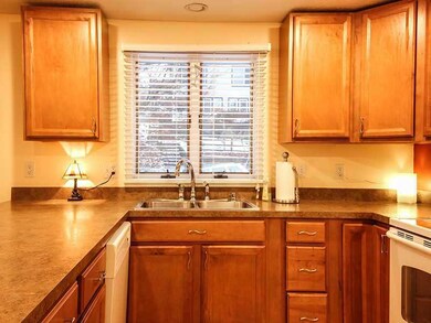 37 Mowry St, Woonsocket, RI 02895 - photo 2