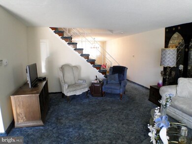 2839 Tremont St, Philadelphia, PA 19136 - photo 3