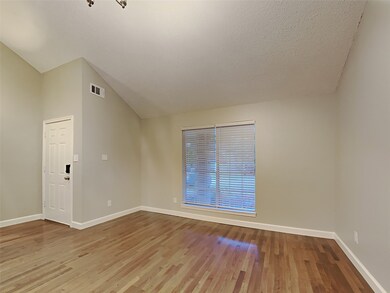 39 N Morningwood Ct, Spring, TX 77380 - photo 5