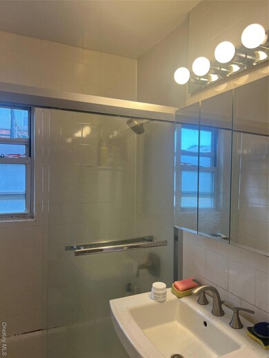 138-46 68th Dr unit A, Flushing, NY 11367 - photo 3
