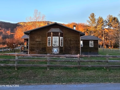 798 Sand Cave Rd, Ewing, VA 24248 - photo 3