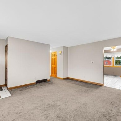 545 E 400 S, La Porte, IN 46350 - photo 2