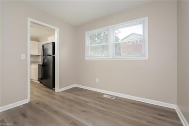 511 Foxcroft Dr, Winston Salem, NC 27103 - photo 5