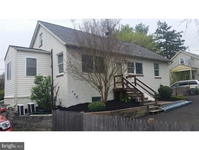 711 Pennsylvania Ave, Southampton, PA 18966 - photo 2