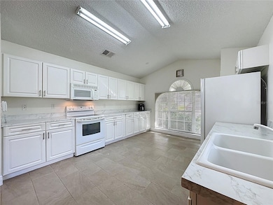 3684 Eversholt St, Clermont, FL 34711 - photo 7