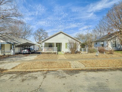 1123 E 9th St, Okmulgee, OK 74447 - photo 6