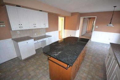 157 Barton Dr, Spring City, PA 19475 - photo 7