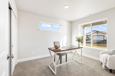 1433 NW Willow Parkway Rd unit 137, Madras, OR 97741 - photo 5