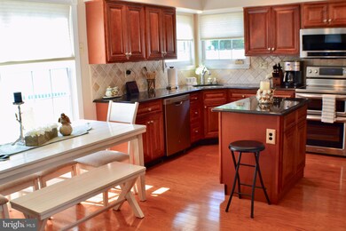 105 Angela Ave, Morrisville, PA 19067 - photo 5