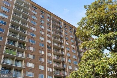 Hunting Creek Club unit 1410, Alexandria, VA 22303 - photo 3