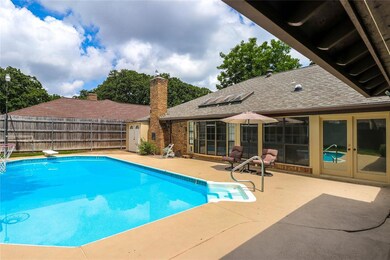 920 Brestol Ct W, Bedford, TX 76021 - photo 3