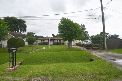 940 Randolph St, Houston, TX 77088 - photo 2