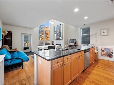 1412 W Diversey Pkwy unit B, Chicago, IL 60614 - photo 2