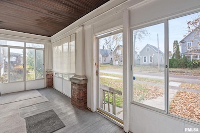 1322 15th Street A, Moline, IL 61265 - photo 3