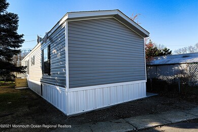 1023 Sq ft
