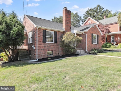 305 W 7th St, Waynesboro, PA 17268 - photo 3