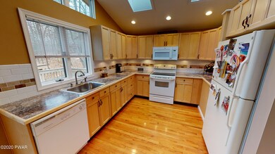 102 Davos Ln, Tafton, PA 18464 - photo 5