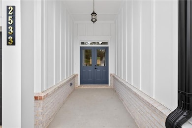 Grand Entry w double doors