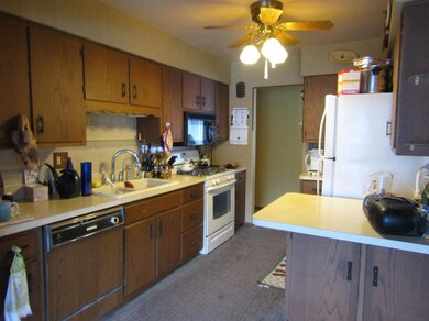 9019 Hess Dr, Highland, IN 46322 - photo 4