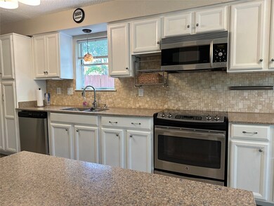 16766 Gleneagle Dr N, Conroe, TX 77385 - photo 6