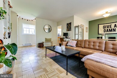 3247 Martha Custis Dr, Alexandria, VA 22302 - photo 5