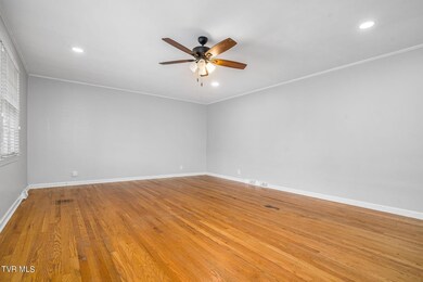 109 Oak Lane (23 of 47)