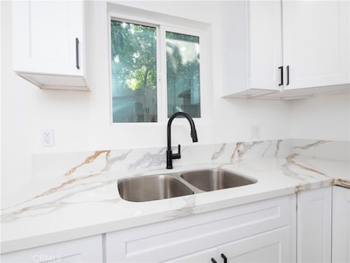 5739 S St Andrews Place, Los Angeles, CA 90062 - photo 5