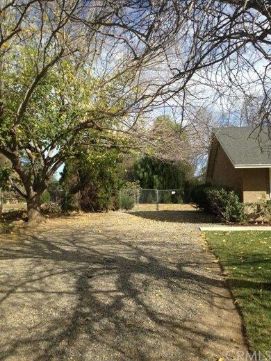RV access to the left of the home.