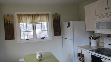 8 Railroad Ave, North Berwick, ME 03906 - photo 3